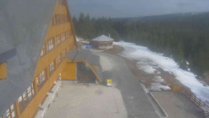 Sporthotel Kurzovní - Parkoviště a hlavní vchod - 15.3.2026 v 15:15 Sporthotel Kurzovní - Parkoviště a hlavní vchod - 15.3.2026 v 15:15