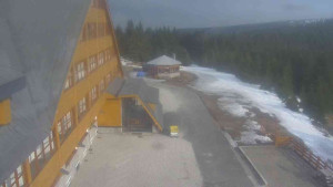 Sporthotel Kurzovní - Parkoviště a hlavní vchod - 15.3.2026 v 15:20 Sporthotel Kurzovní - Parkoviště a hlavní vchod - 15.3.2026 v 15:20