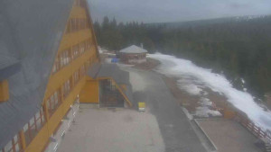 Sporthotel Kurzovní - Parkoviště a hlavní vchod - 15.3.2026 v 15:25 Sporthotel Kurzovní - Parkoviště a hlavní vchod - 15.3.2026 v 15:25