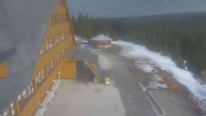 Sporthotel Kurzovní - Parkoviště a hlavní vchod - 15.3.2026 v 15:55 Sporthotel Kurzovní - Parkoviště a hlavní vchod - 15.3.2026 v 15:55