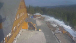 Sporthotel Kurzovní - Parkoviště a hlavní vchod - 15.3.2026 v 16:20 Sporthotel Kurzovní - Parkoviště a hlavní vchod - 15.3.2026 v 16:20