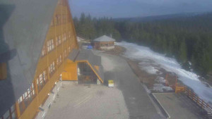 Sporthotel Kurzovní - Parkoviště a hlavní vchod - 15.3.2026 v 16:25 Sporthotel Kurzovní - Parkoviště a hlavní vchod - 15.3.2026 v 16:25