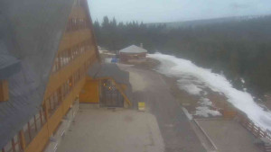 Sporthotel Kurzovní - Parkoviště a hlavní vchod - 15.3.2026 v 17:30 Sporthotel Kurzovní - Parkoviště a hlavní vchod - 15.3.2026 v 17:30