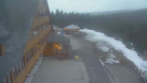 Sporthotel Kurzovní - Parkoviště a hlavní vchod - 15.3.2026 v 17:55 Sporthotel Kurzovní - Parkoviště a hlavní vchod - 15.3.2026 v 17:55