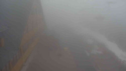 Parkoviště a hlavní vchod