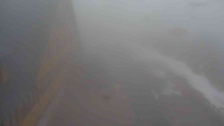 Parkoviště a hlavní vchod