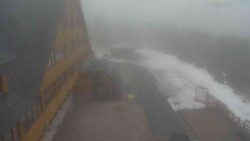 Parkoviště a hlavní vchod