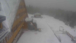 Parkoviště a hlavní vchod