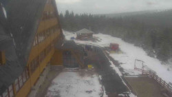 Parkoviště a hlavní vchod