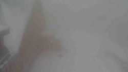 Parkoviště a hlavní vchod