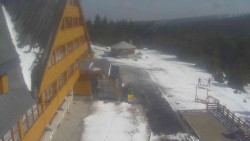 Parkoviště a hlavní vchod