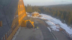 Parkoviště a hlavní vchod