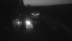 Parkoviště a hlavní vchod