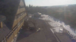 Parkoviště a hlavní vchod