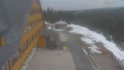 Parkoviště a hlavní vchod