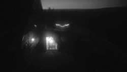 Parkoviště a hlavní vchod