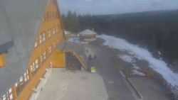 Parkoviště a hlavní vchod