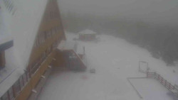 Parkoviště a hlavní vchod