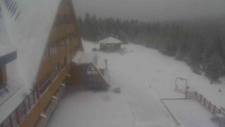 Parkoviště a hlavní vchod