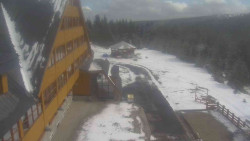 Parkoviště a hlavní vchod