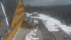 Parkoviště a hlavní vchod