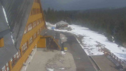 Parkoviště a hlavní vchod