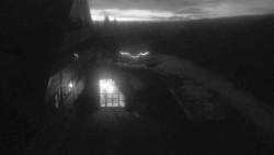 Parkoviště a hlavní vchod