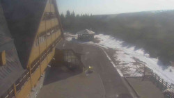 Parkoviště a hlavní vchod