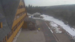 Parkoviště a hlavní vchod