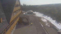 Parkoviště a hlavní vchod