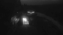 Parkoviště a hlavní vchod