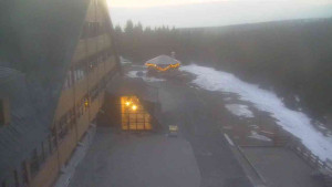 Sporthotel Kurzovní - Parkoviště a hlavní vchod - 24.3.2026 v 05:25 Sporthotel Kurzovní - Parkoviště a hlavní vchod - 24.3.2026 v 05:25