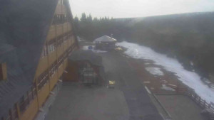 Sporthotel Kurzovní - Parkoviště a hlavní vchod - 24.3.2026 v 07:35 Sporthotel Kurzovní - Parkoviště a hlavní vchod - 24.3.2026 v 07:35