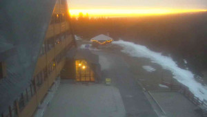 Sporthotel Kurzovní - Parkoviště a hlavní vchod - 25.3.2026 v 05:30 Sporthotel Kurzovní - Parkoviště a hlavní vchod - 25.3.2026 v 05:30