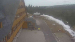 Parkoviště a hlavní vchod