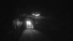 Parkoviště a hlavní vchod