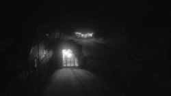 Parkoviště a hlavní vchod