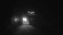 Parkoviště a hlavní vchod