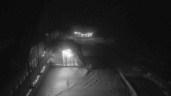 Parkoviště a hlavní vchod