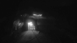 Parkoviště a hlavní vchod