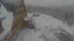 Parkoviště a hlavní vchod