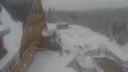 Parkoviště a hlavní vchod