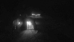 Parkoviště a hlavní vchod