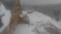 Parkoviště a hlavní vchod