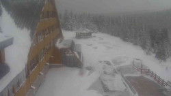 Parkoviště a hlavní vchod