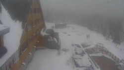 Parkoviště a hlavní vchod