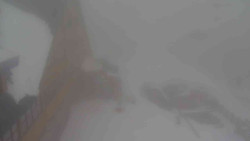 Parkoviště a hlavní vchod