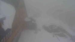 Parkoviště a hlavní vchod