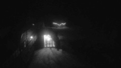 Parkoviště a hlavní vchod