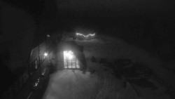 Parkoviště a hlavní vchod